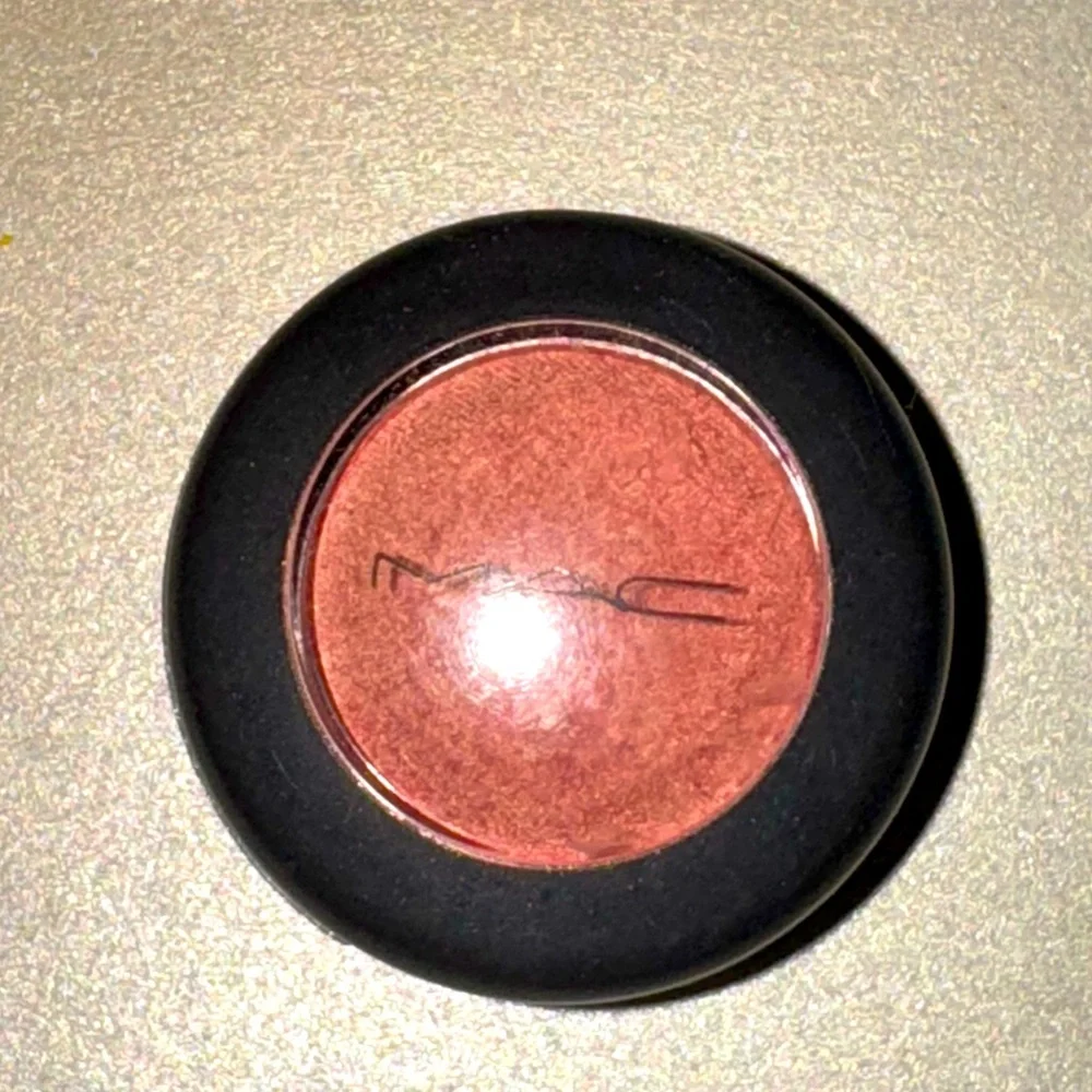 MAC Cosmetics Paradisco eyeshadow